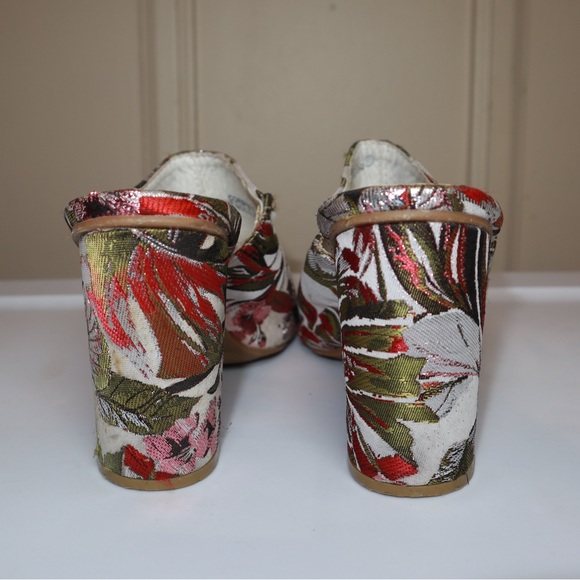 Tropical Slide Sandal SIZE 8.5 - Picture 3 of 3